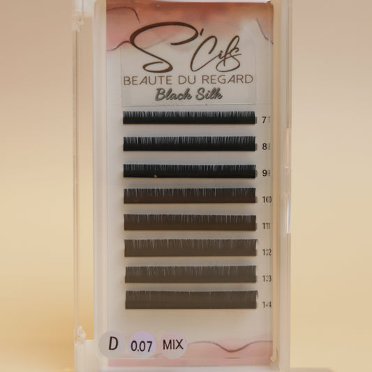 beauté du regard. extensions de cils volume russe