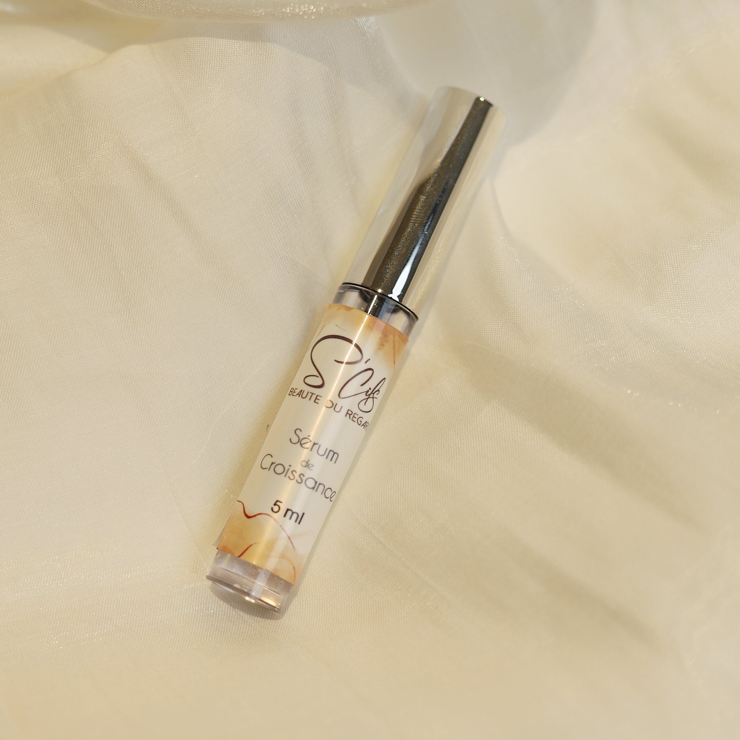 sérum de croissance cils naturels. produit de beauté et soin