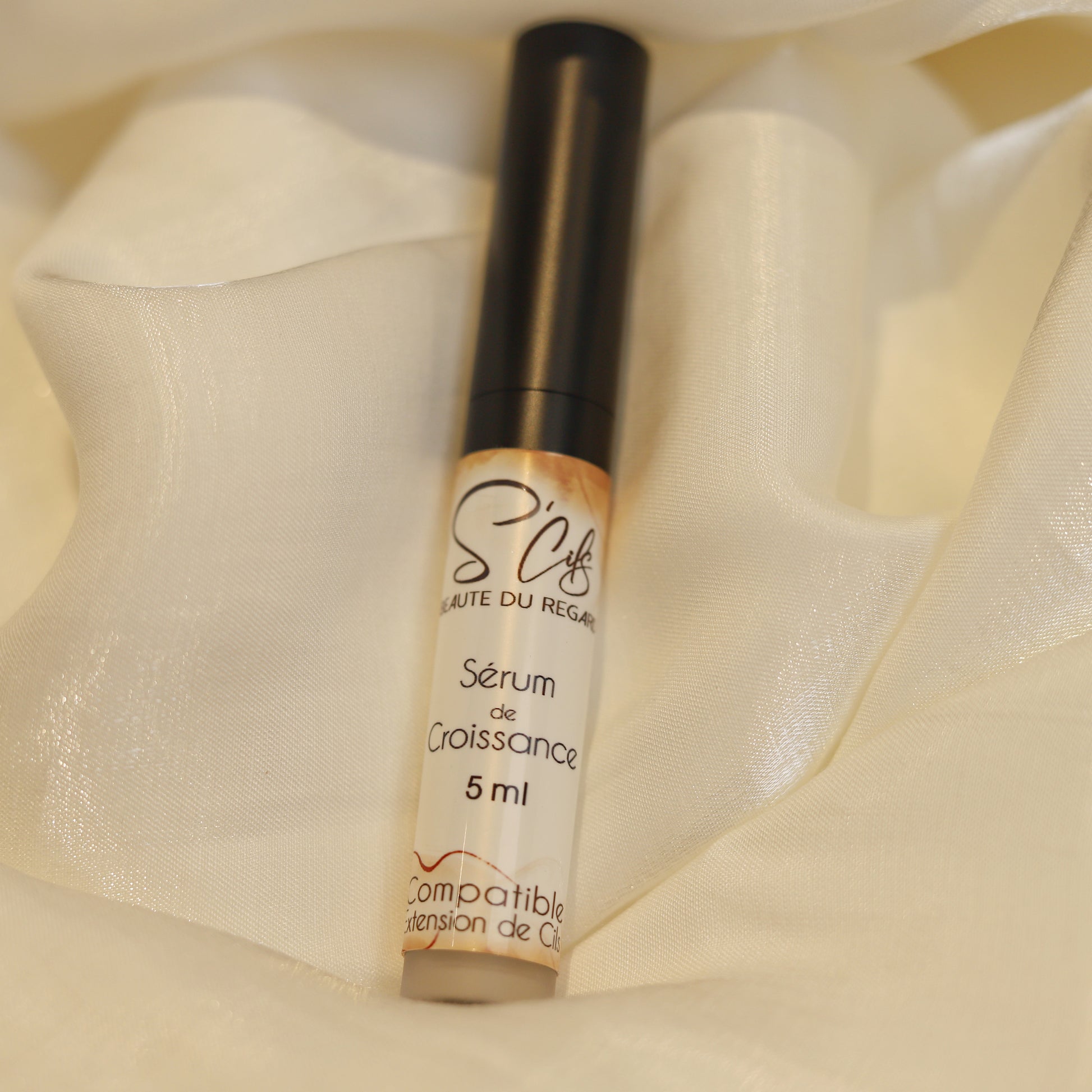 extension de cils sérum de croissance .